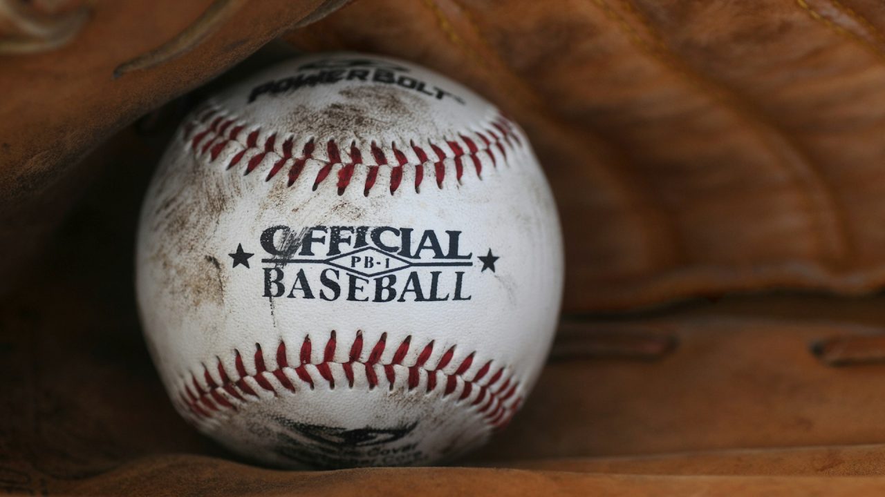 멈추지 않는 독수리의 비행과 KBO의 혈투, 그리고 MLB 베팅 가이드